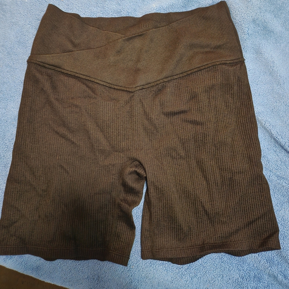 Colsie cross biker shorts